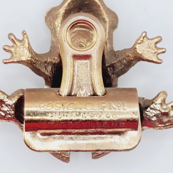 SUPER RARE!  VINTAGE FROG GREEN RINESTONES BOSTONCLIP HUNT MFG STATESVILLE - Picture 2 of 5